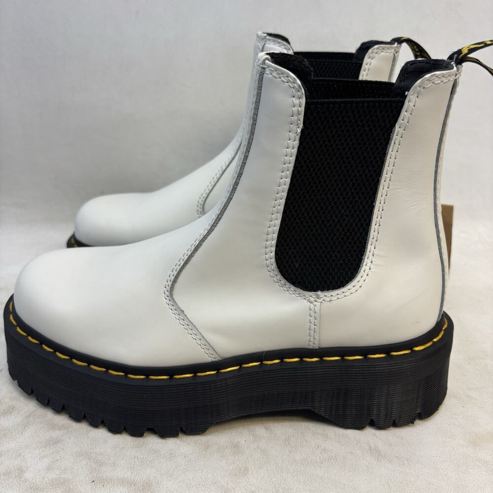 EUC Dr Martens 2976 Quad Womens Size 8 White Leather Chelsea Platform Boots